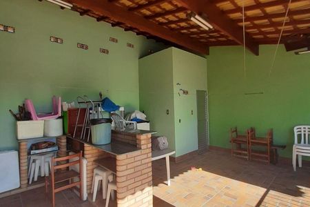Casa à venda com 2 quartos, 211m² em Vila Helena, Jundiaí