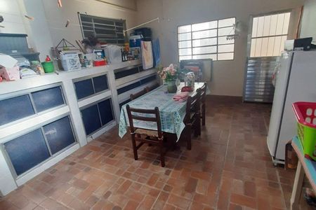 Casa à venda com 2 quartos, 211m² em Vila Helena, Jundiaí