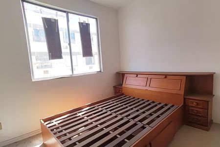 Quarto 1 de apartamento para alugar com 2 quartos, 54m² em Pechincha, Rio de Janeiro