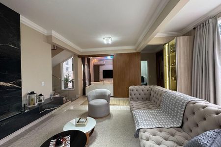 Casa à venda com 5 quartos, 380m² em Residencial Tres (Alphaville), Santana de Parnaíba