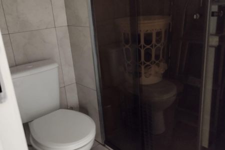 Banheiro de apartamento à venda com 3 quartos, 56m² em Jardim Cocaia, Guarulhos