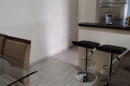 Sala de apartamento à venda com 3 quartos, 56m² em Jardim Cocaia, Guarulhos