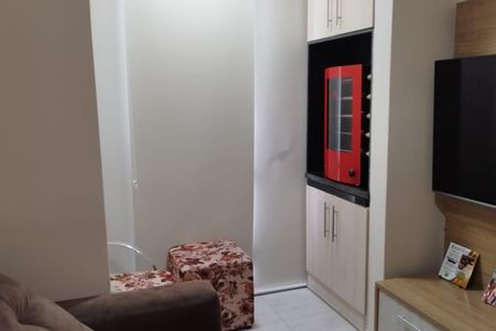 Sala de apartamento à venda com 3 quartos, 56m² em Jardim Cocaia, Guarulhos