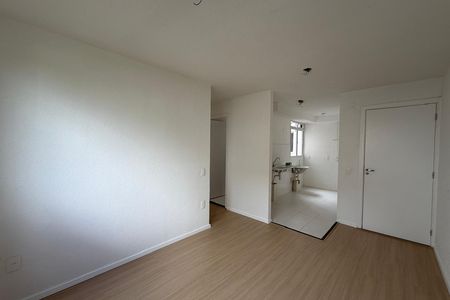 Sala de apartamento à venda com 2 quartos, 42m² em Pechincha, Rio de Janeiro