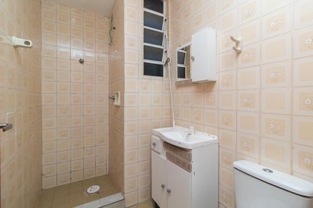 Banheiro de apartamento à venda com 1 quarto, 50m² em Santo Antônio, Porto Alegre