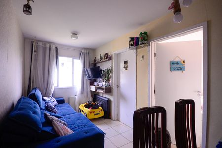 Sala  de apartamento para alugar com 2 quartos, 45m² em Parque Fongaro, São Paulo