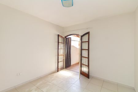 Quarto 1 de casa à venda com 2 quartos, 136m² em Vila Carmosina, São Paulo