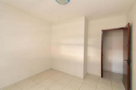 Quarto 2 de casa à venda com 2 quartos, 136m² em Vila Carmosina, São Paulo