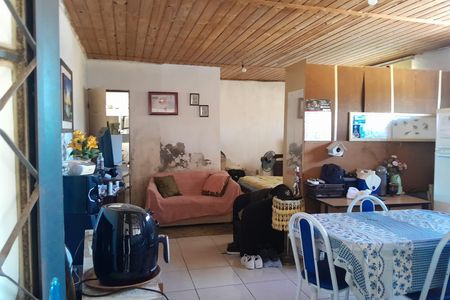 Casa à venda com 3 quartos, 80m² em Campo Novo, Porto Alegre