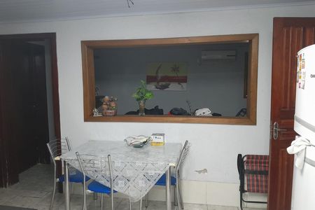 Casa à venda com 3 quartos, 80m² em Campo Novo, Porto Alegre