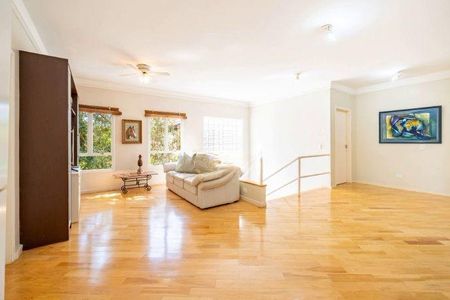 Casa à venda com 4 quartos, 278m² em Residencial Tres (Alphaville), Santana de Parnaíba