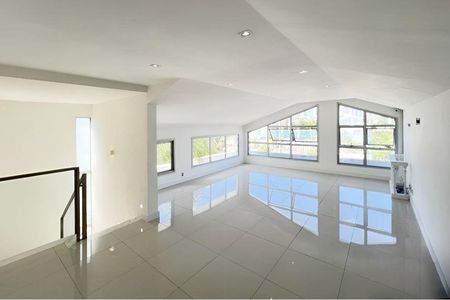 Casa à venda com 4 quartos, 210m² em Recreio dos Bandeirantes, Rio de Janeiro