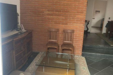 Casa de Condomínio à venda com 3 quartos, 219m² em Alphaville, Santana de Parnaíba