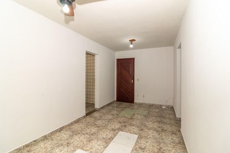 Sala de apartamento para alugar com 2 quartos, 50m² em Realengo, Rio de Janeiro