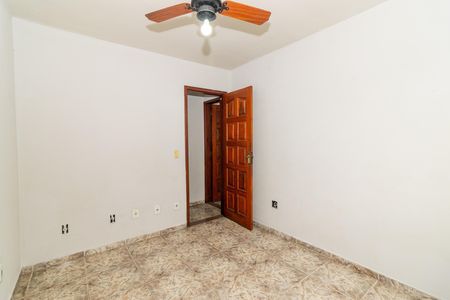 Quarto 1 de apartamento para alugar com 2 quartos, 50m² em Realengo, Rio de Janeiro