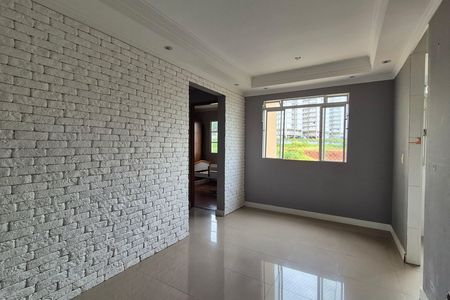 Sala de apartamento à venda com 2 quartos, 44m² em Jardim Ipanema, Santo André