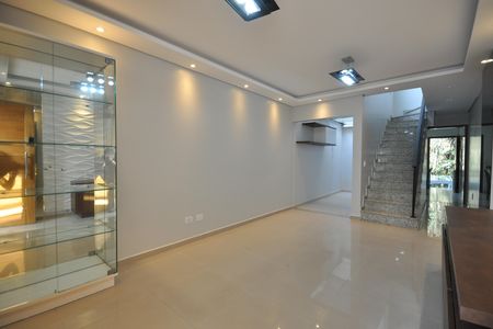 Sala de casa à venda com 3 quartos, 120m² em Vila Pedra Branca, São Paulo