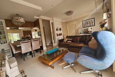Casa à venda com 4 quartos, 300m² em Vila Santos, São Paulo