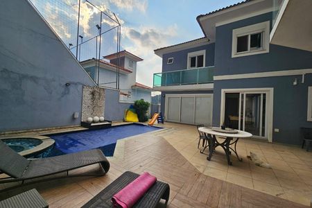 Casa à venda com 4 quartos, 300m² em Vila Santos, São Paulo