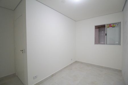 Quarto 2 de casa para alugar com 2 quartos, 55m² em Vila Pereira Cerca, São Paulo