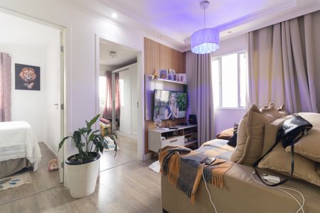 Sala de apartamento para alugar com 2 quartos, 48m² em Parque Fongaro, São Paulo