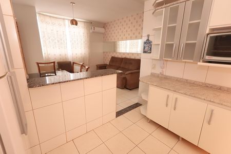 Cozinha de apartamento para alugar com 2 quartos, 52m² em Vila Rosa, Goiânia