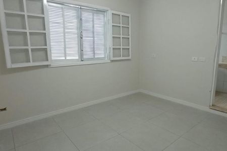 Casa à venda com 3 quartos, 206m² em Vila Scarpelli, Santo André