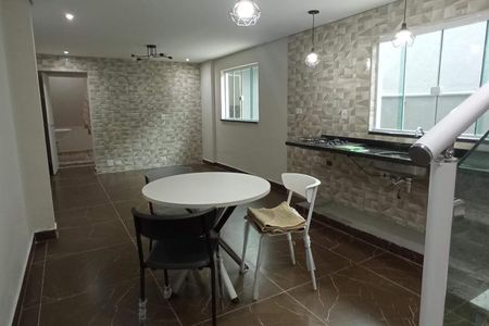 Casa à venda com 3 quartos, 206m² em Vila Scarpelli, Santo André