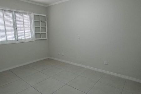 Casa à venda com 3 quartos, 206m² em Vila Scarpelli, Santo André