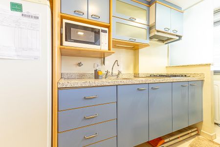 Cozinha de apartamento para alugar com 1 quarto, 40m² em Vila Olímpia, São Paulo