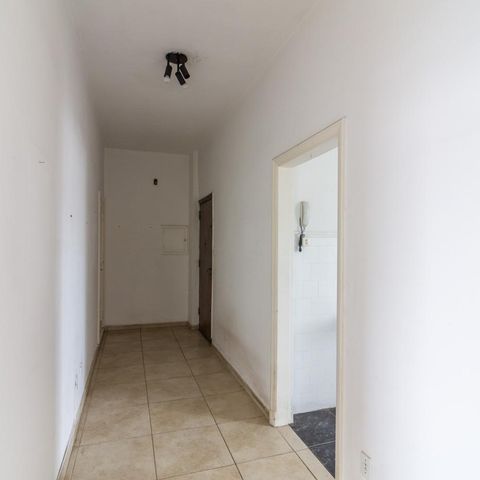 Apartamento à venda com 105m², 2 quartos e sem vagaCorredor de entrada