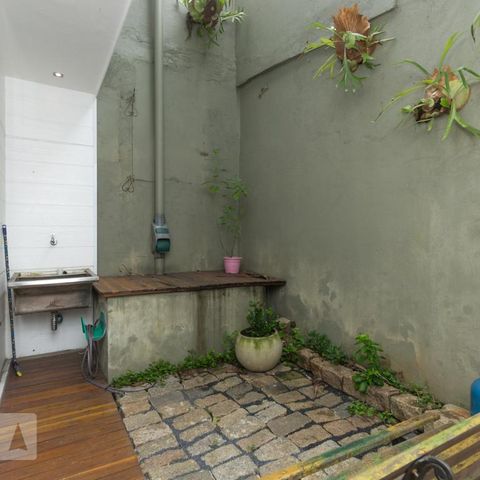 Casa à venda com 100m², 1 quarto e sem vagaÁrea de Serviço