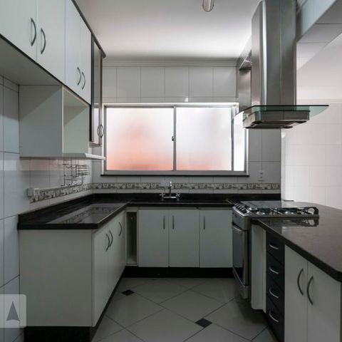 Casa à venda com 307m², 4 quartos e 3 vagas1o. Andar - Cozinha