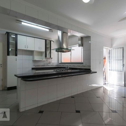 Casa à venda com 307m², 4 quartos e 3 vagas1o. Andar - Cozinha