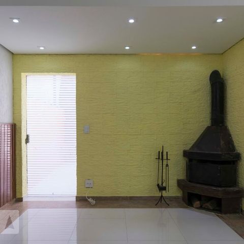 Casa à venda com 307m², 4 quartos e 3 vagas1o. Andar - Sala