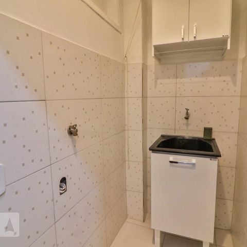 Studio à venda com 33m², 1 quarto e sem vaga Studio à venda com 33m², 1 quarto e sem vagaBanheiro