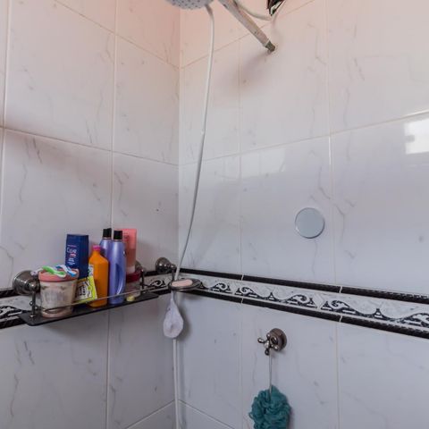 Casa à venda com 150m², 3 quartos e 3 vagasBanheiro da suíte