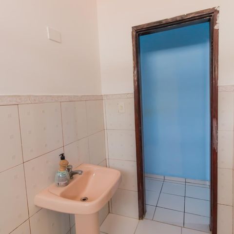 Casa à venda com 150m², 3 quartos e 3 vagasBanheiro social