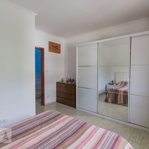 Casa à venda com 150m², 3 quartos e 3 vagasSuíte