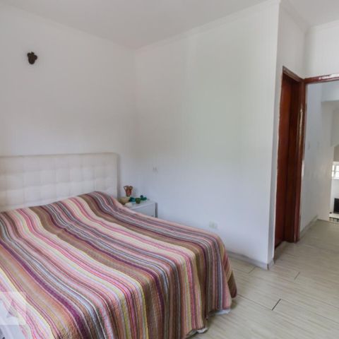 Casa à venda com 150m², 3 quartos e 3 vagasSuíte