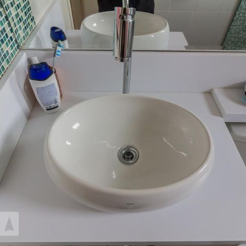Apartamento à venda com 48m², 2 quartos e 1 vagaPia do banheiro