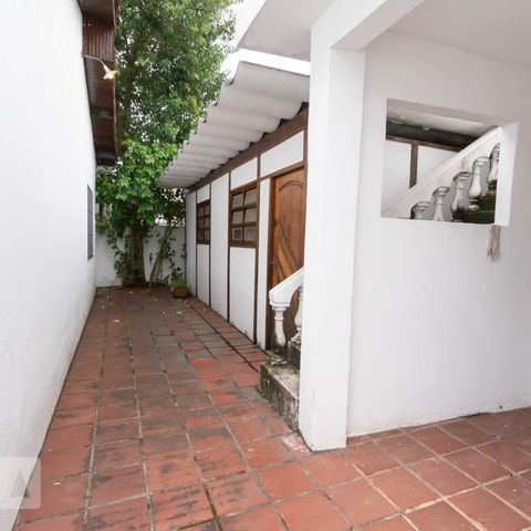 Casa à venda com 180m², 3 quartos e 3 vagasCorredor Área de Serviço