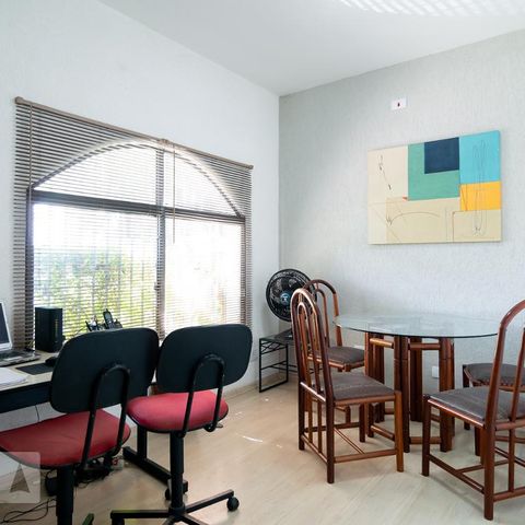Casa à venda com 180m², 3 quartos e 3 vagasSala