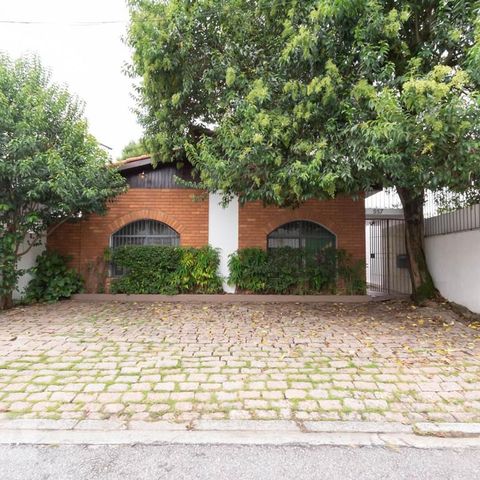 Casa à venda com 180m², 3 quartos e 3 vagasFachada