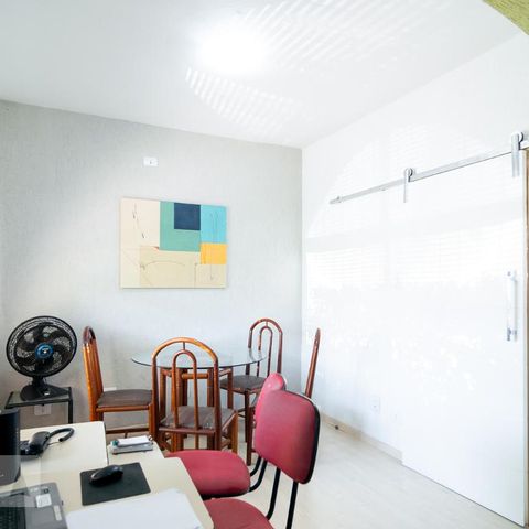 Casa à venda com 180m², 3 quartos e 3 vagasSala