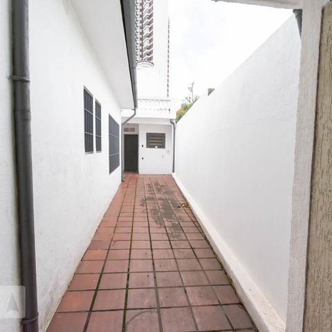 Casa à venda com 180m², 3 quartos e 3 vagasCorredor Lateral