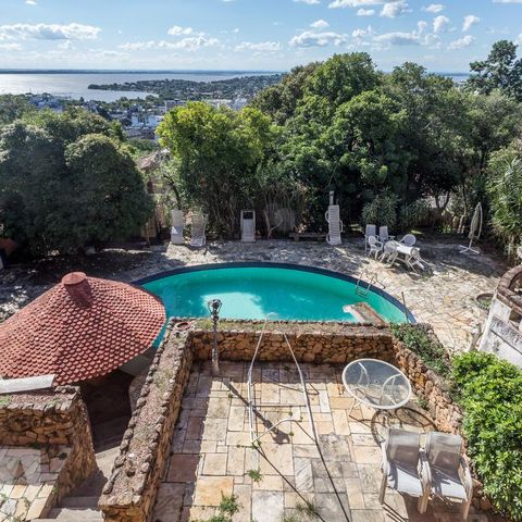 Casa para alugar com 850m², 4 quartos e 6 vagasPátio e vista