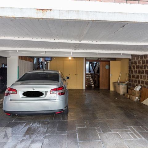 Casa para alugar com 850m², 4 quartos e 6 vagasGaragem principal