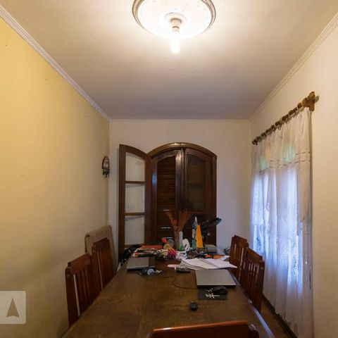 Casa à venda com 350m², 3 quartos e 2 vagasSala