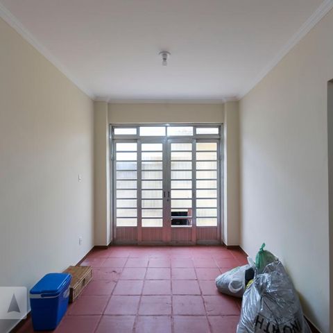 Casa à venda com 350m², 3 quartos e 2 vagasEdícula